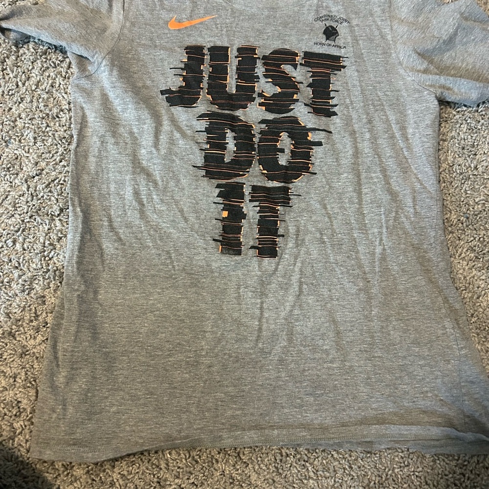 Nike Gray 'Just Do It' T-Shirt